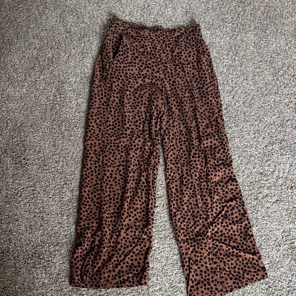 Old Navy Playa Leopard Print Wide-Leg Pants